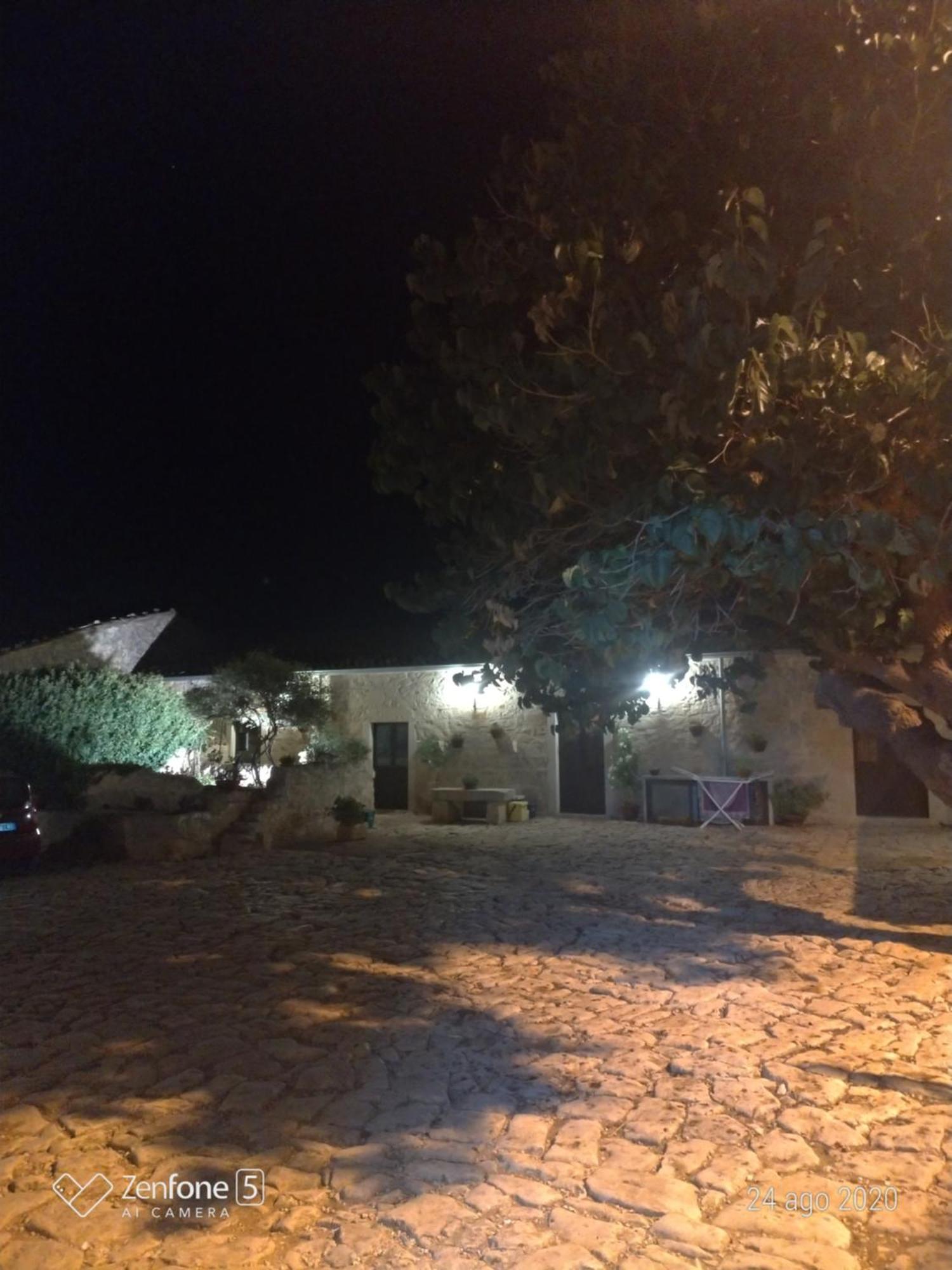 I Dammusi Villa Санта Кроче Камерина Екстериор снимка